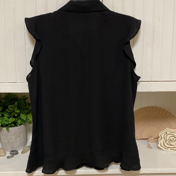 Sleeveless Button Front Flouncy Top - New York & Co. / Large - Picture 2 of 6